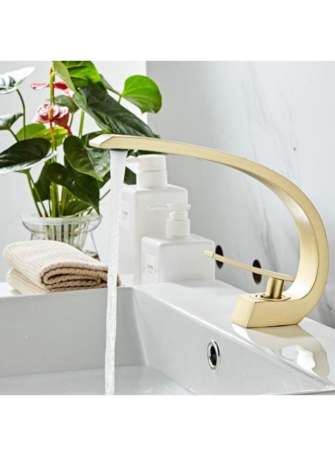 واي دي صنبور مطبخ عصري بمقبض واحد وفوهة عالية مقوسة، يُثبت على حوض المطبخ، يتميز بتدفق مياه سلس، مصنوع من معدن متين، سهل التحكم، مناسب للمطبخ المنزلي - Image 1